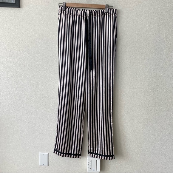 Victoria's Secret | Women's Iconic Stripe Pajama Pants Size Small NEW - Picture 2 of 6